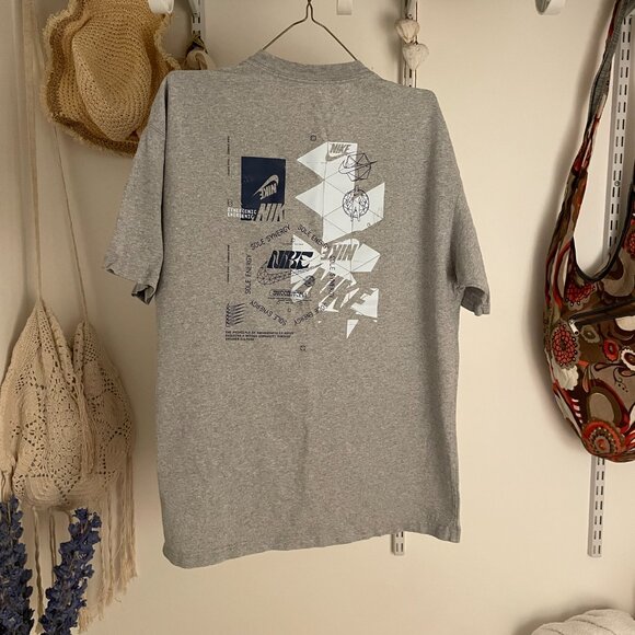 Loose Fit Graphic Nike Tee - Picture 4 of 4